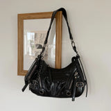 MQTIME  -   Niche Design Spice Girl Style Punk Texture Messenger Card Case Locomotive Armpit Bag New Autumn and Winter Commuter Bag