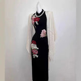 MQTIME  -  China Eldest Lady Wearing A Heavy-duty Embroidered National Style Dress with A Sense of Elegance